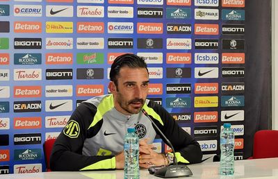 Răcit înainte de derby, Charalambous a anunțat o nouă absență cu CFR: „A simțit ceva la spate”