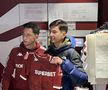 Olimpiu Moruțan e deja printre preferații fanilor Rapidului » Zeci de suporteri au venit să facă poze și să ia autografe