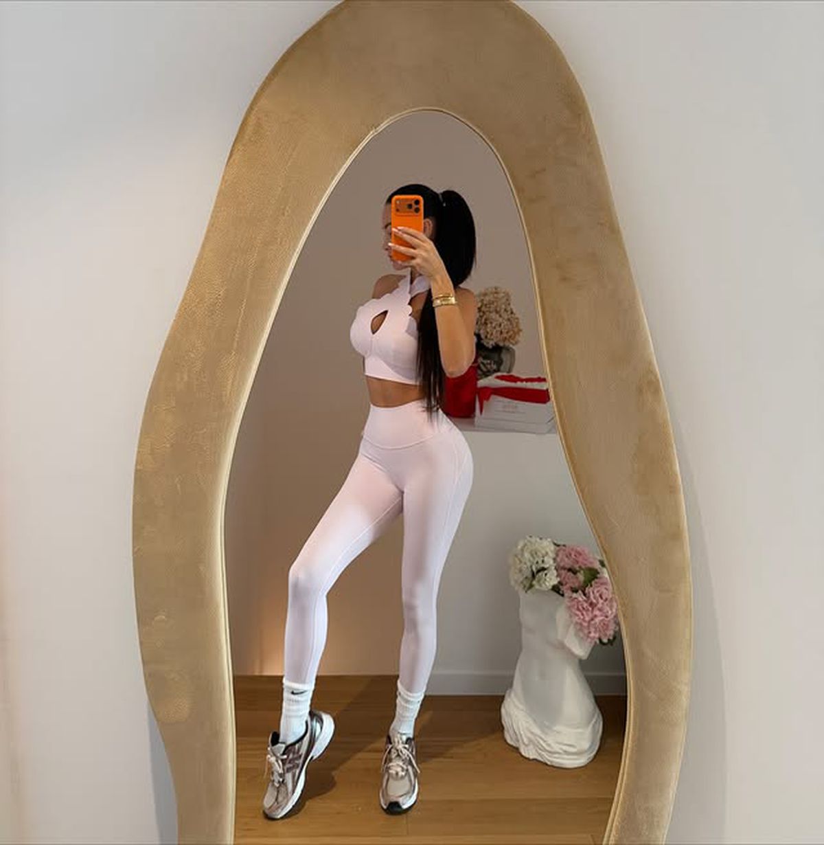 „Coșmarul” Craiovei a „spart” banca de ziua soției! » 300.000 de euro pentru cel mai nou bolid