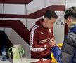 Olimpiu Moruțan e deja printre preferații fanilor Rapidului » Zeci de suporteri au venit să facă poze și să ia autografe