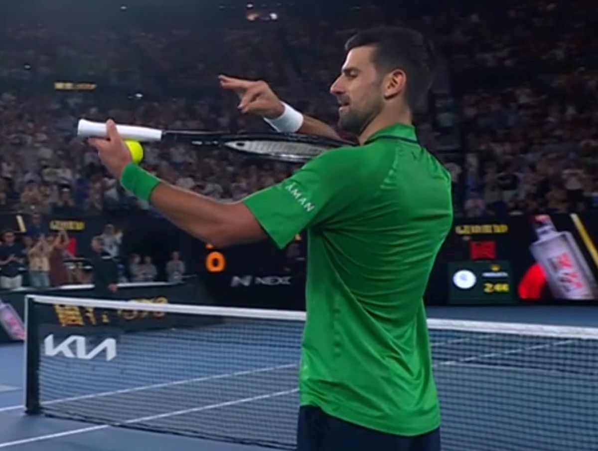 Apostrofat în timpul meciului, Novak Djokovic a refuzat sa aplaude publicul după calificarea în optimi: „Taci odată, du-te dracului!”