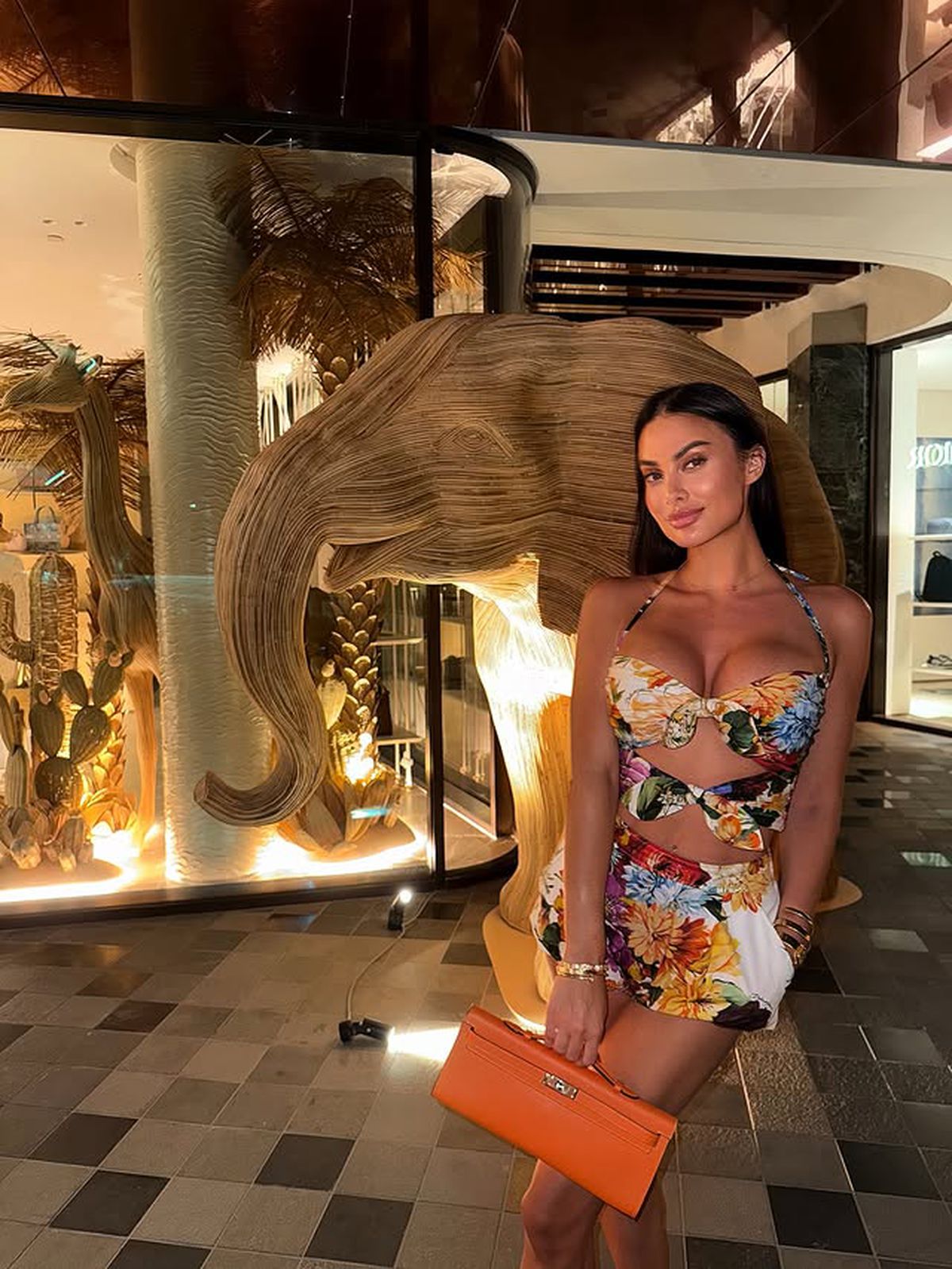 „Coșmarul” Craiovei a „spart” banca de ziua soției! » 300.000 de euro pentru cel mai nou bolid