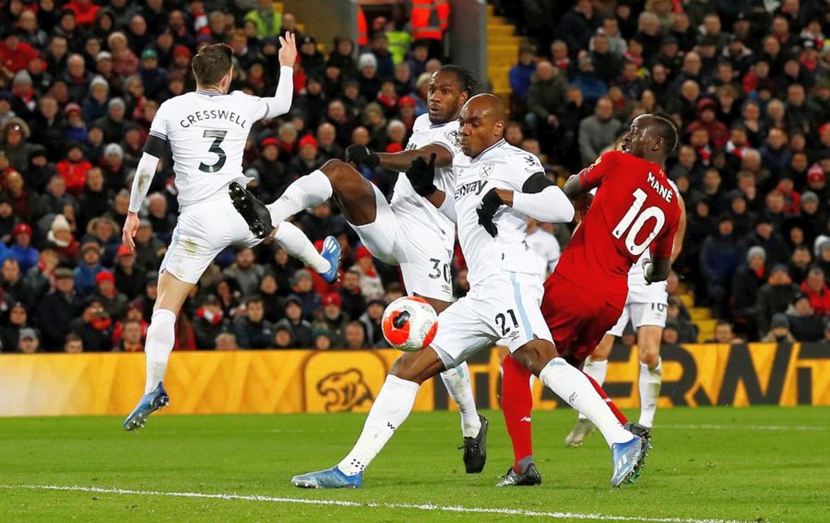 LIVERPOOL - WEST HAM 3-2 // VIDEO+FOTO Sezonul miraculos al „cormoranilor” continuă! Salah și Mane au întors rezultatul pe Anfield