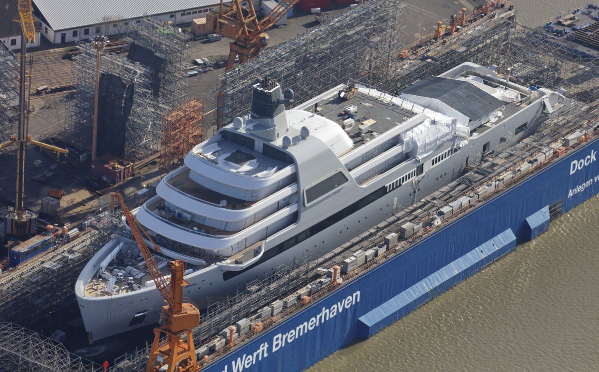 Abramovich s-a speriat de sancțiuni » Ce a făcut cu iahtul de 500 de milioane de euro