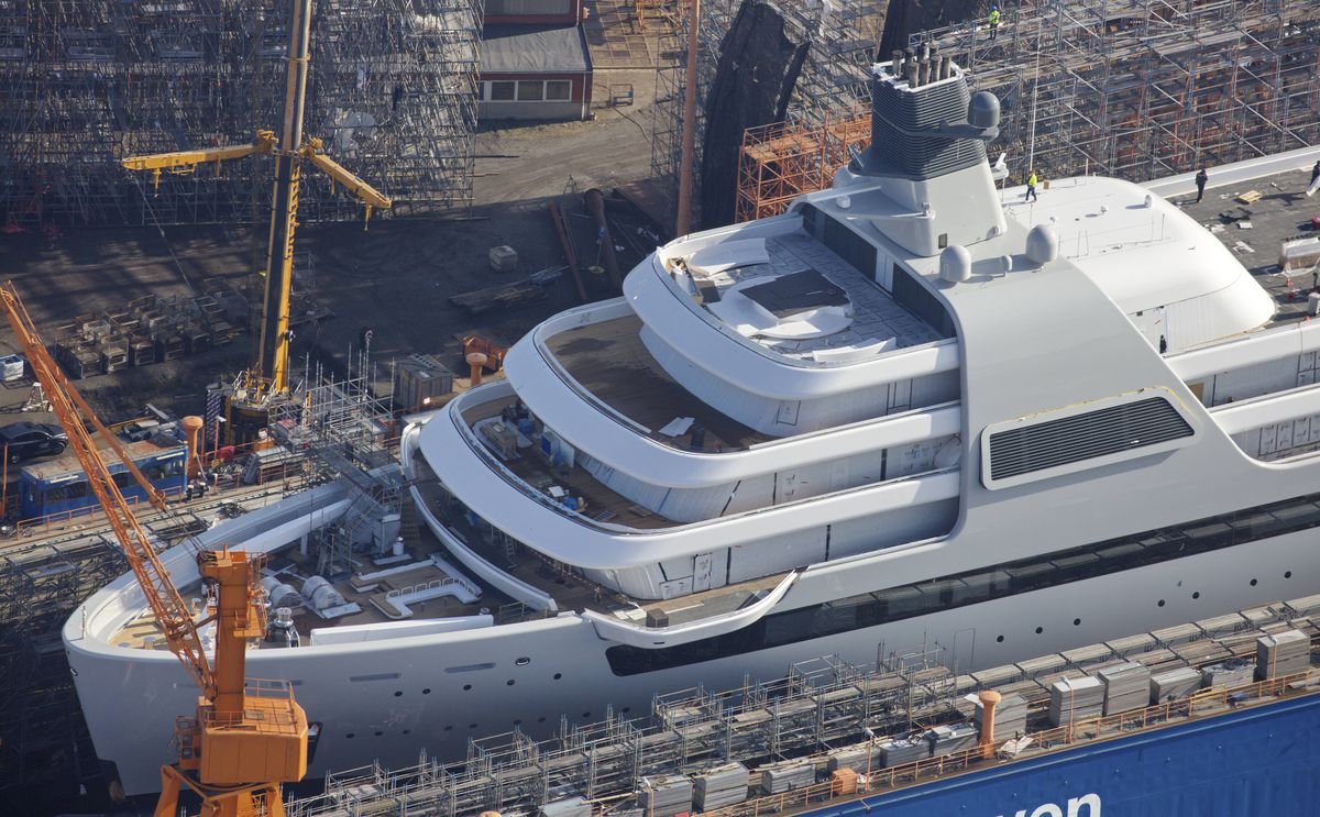 Abramovich s-a speriat de sancțiuni » Ce a făcut cu iahtul de 500 de milioane de euro