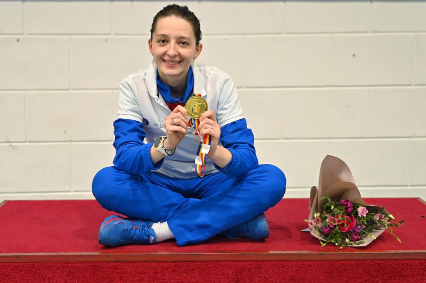 Ana Maria Popescu cu medalia de campioană națională FOTO Raed Krishan