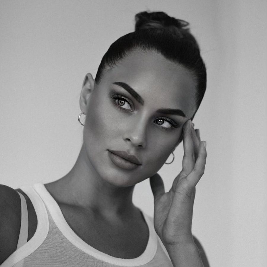 Kasia Lenhardt, Kasia Lenhardt,