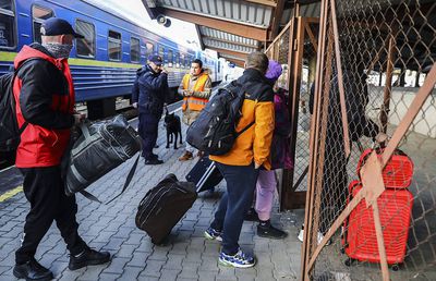 Strigătul disperat al unui atacant de la Poli Iași: „Nu-mi pot aduce soția de la Odesa, lumea e îngrozită! E sportivă de națională în Ucraina"