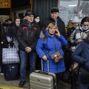 Locuitorii din Kiev se grăbesc să părăsească orașul după atacul Rusiei
