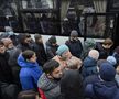 Locuitorii din Kiev se grăbesc să părăsească orașul după atacul Rusiei