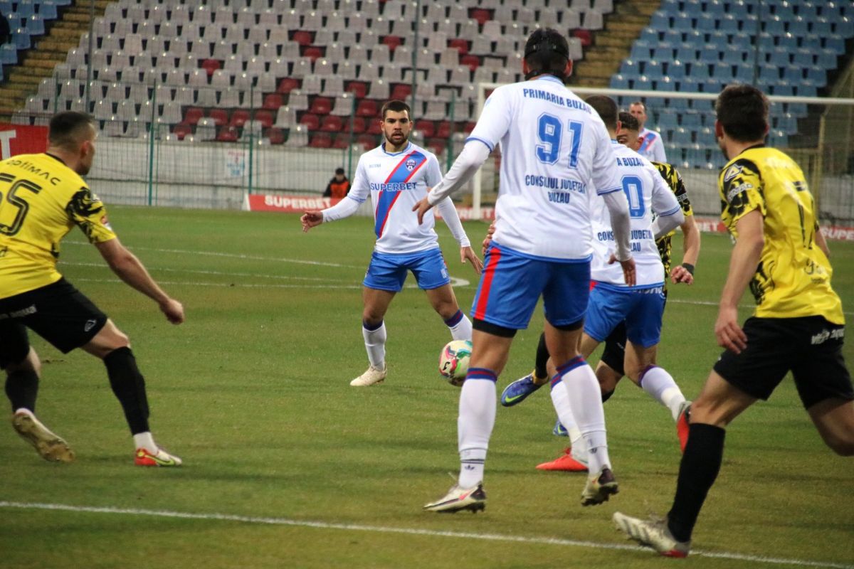 Liga 2, etapa #17. Șase, vine Dinamo! „Câinii” au demolat Unirea Constanța în ultimul meci al rundei. Clasamentul ACUM