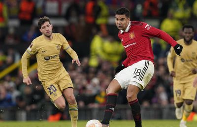 Casemiro, viral pe net! Ce făcea când fotbaliștii de la Manchester United și Barcelona s-au încăierat