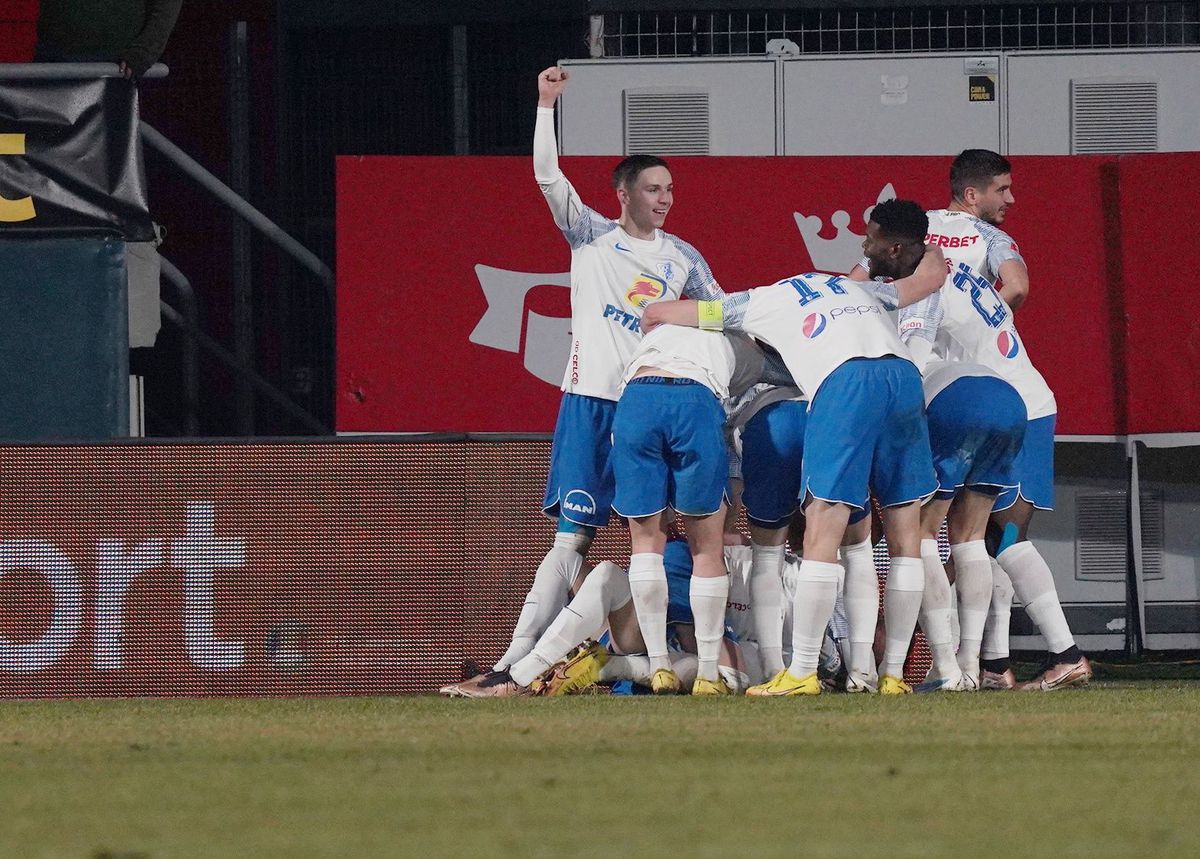 Adrian Mazilu, jokerul „Regelui” Hagi la Arad » Farul e sigură de primul loc și la finalul etapei #27! Clasamentul ACUM