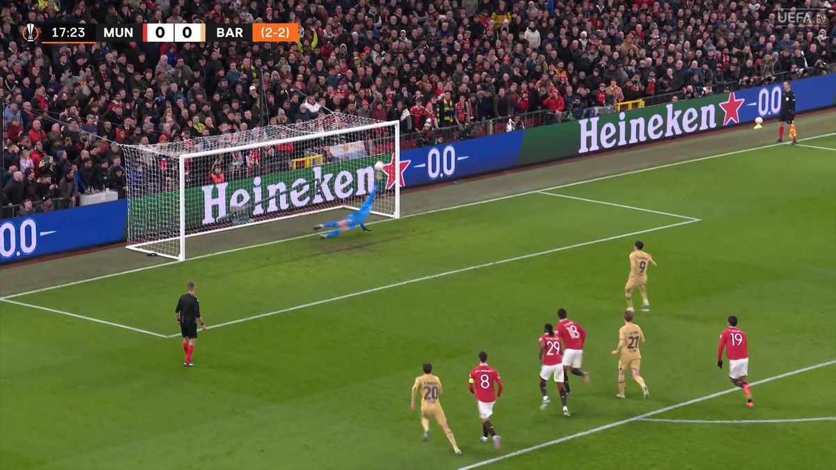 Bruno Fernandes, fault asupra lui Alejandro Balde, în Manchester United - FC Barcelona