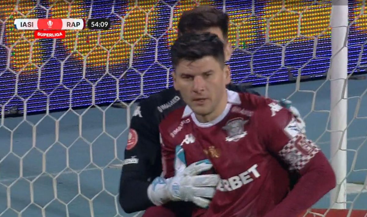 Săpunaru s-a închinat când a realizat ce gafă a făcut » Moment inexplicabil înaintea golului marcat de Poli Iași