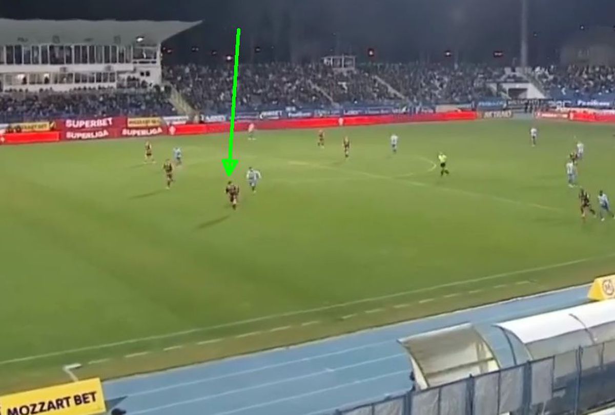 „Asta i-a dat pe ei peste cap” » Leo Grozavu dezvăluie ce s-a întâmplat la pauza meciului cu Rapid și care e filosofia sa: „Eu vreau să atac, nu să joc închis și să aștept la «poate iese ceva»”