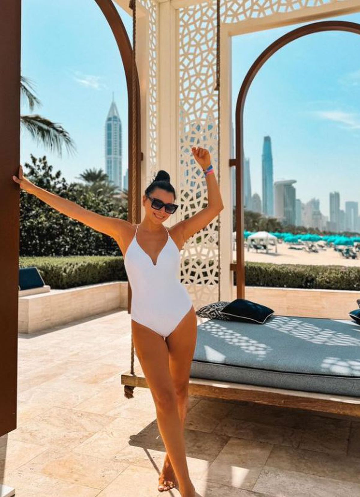 Corina Caragea, vacanță exotică în Bali » Fotografii spectaculoase la plajă