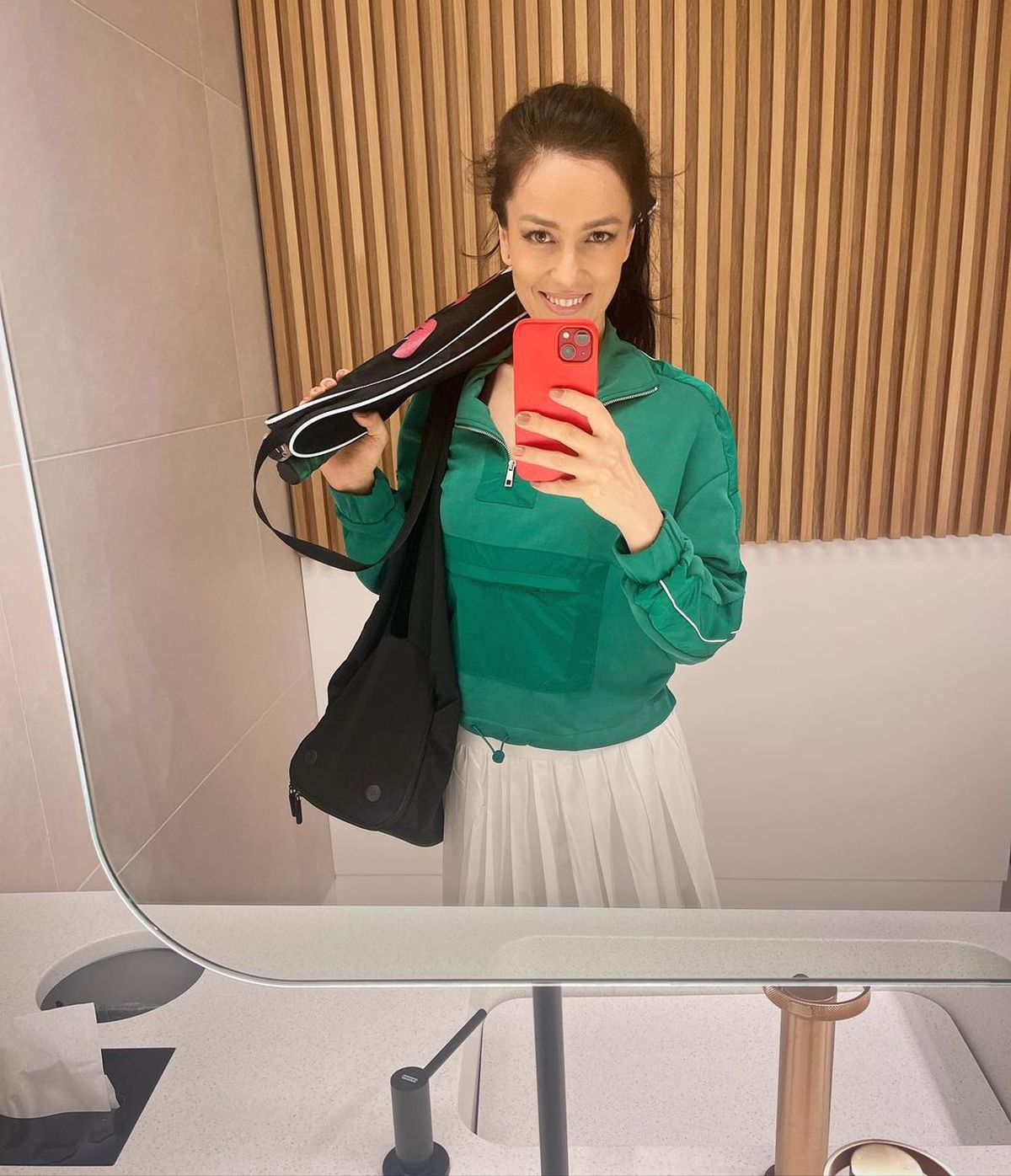 Dialog halucinant între vedetele Pro TV » Filmați în timp ce analizau cât de sexy sunt colegele: „Dacă ele sunt «piese» acum, cum erau când plesneau de tinerețe?”