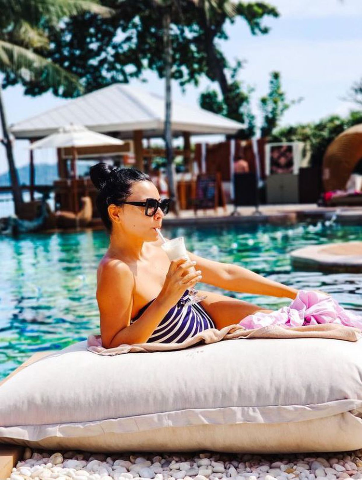 Corina Caragea, vacanță exotică în Bali » Fotografii spectaculoase la plajă