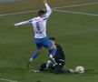 Cristian Săpunaru (39 de ani) a greșit flagrant în minutul 54 al meciului Poli Iași - Rapid, când giuleștenii erau în avantaj, scor 1-0 / FOTO: Captură TV @Orange Sport 1