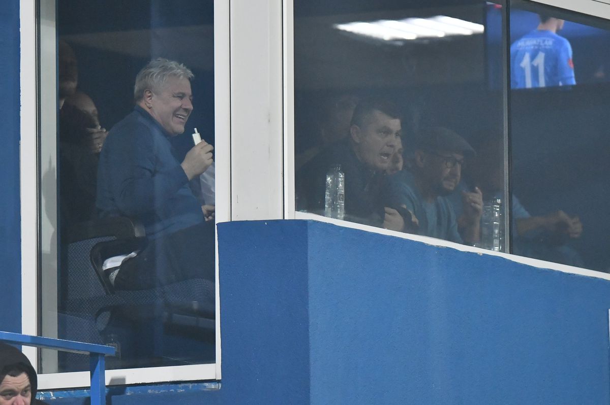 Șumudică, show la interviu! Cu cine ar fi vorbit la telefon în timpul partidei cu Farul: „Ați văzut voi? Sunt cu pastilele în buzunar, îi e frică să nu fac ceva”