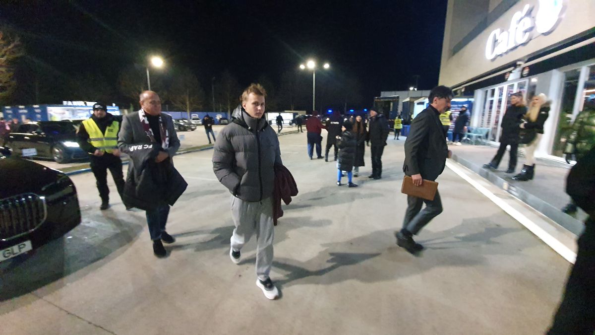 Dan Șucu, prezent la Farul - Rapid » Cum a apărut patronul giuleștenilor, la nici 48 de ore după eșecul din Serie A