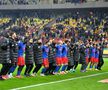 Jucătorii FCSB, în fața Peluzei Nord după 2-1 cu Dinamo/ foto Cristi Preda (GSP)