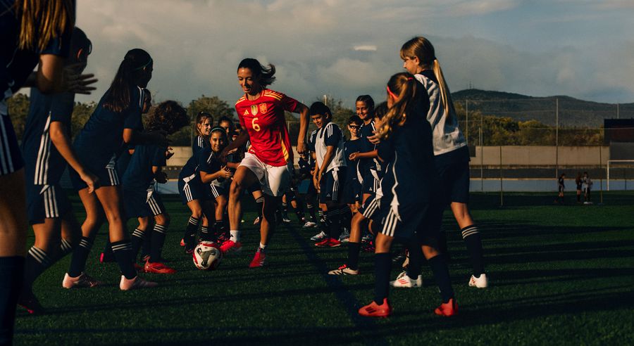 Noua campanie globală adidas demonstrează importanța sprijinului celor din jur pentru a face atleții să adere la credo-ul You Got This