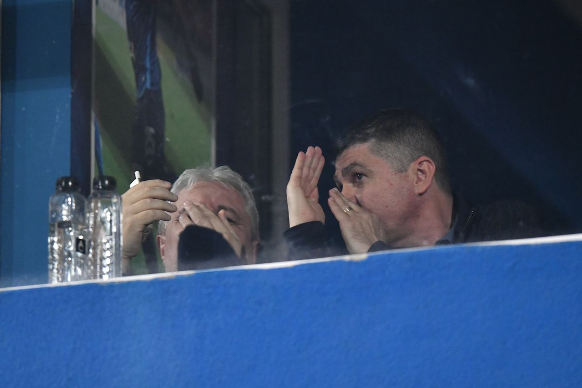 Șumudică, show la interviu! Cu cine ar fi vorbit la telefon în timpul partidei cu Farul: „Ați văzut voi? Sunt cu pastilele în buzunar, îi e frică să nu fac ceva”