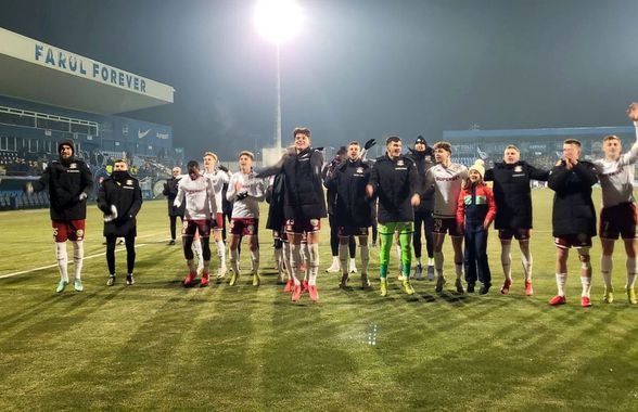 Ce s-a întâmplat pe gazon, la câteva secunde după victoria Rapidului » 6 detalii care nu au fost la TV