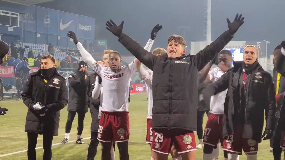 Imagini de la finalul meciului Farul - Rapid