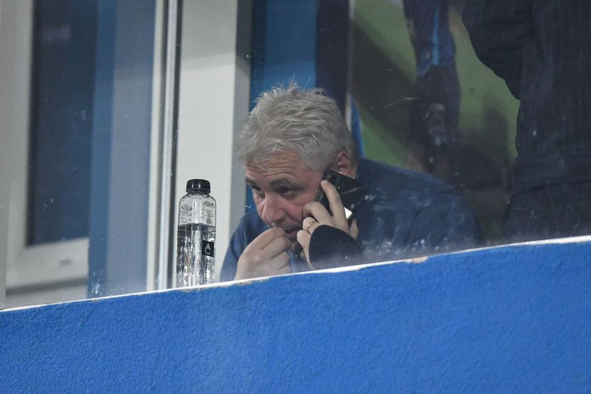 Marius Șumudică a dezvăluit cu cine vorbea la telefon în timpul partidei cu Farul: „Sunt cu pastilele în buzunar. Îi e frică să nu fac ceva” / foto: Cristi Preda (GSP)