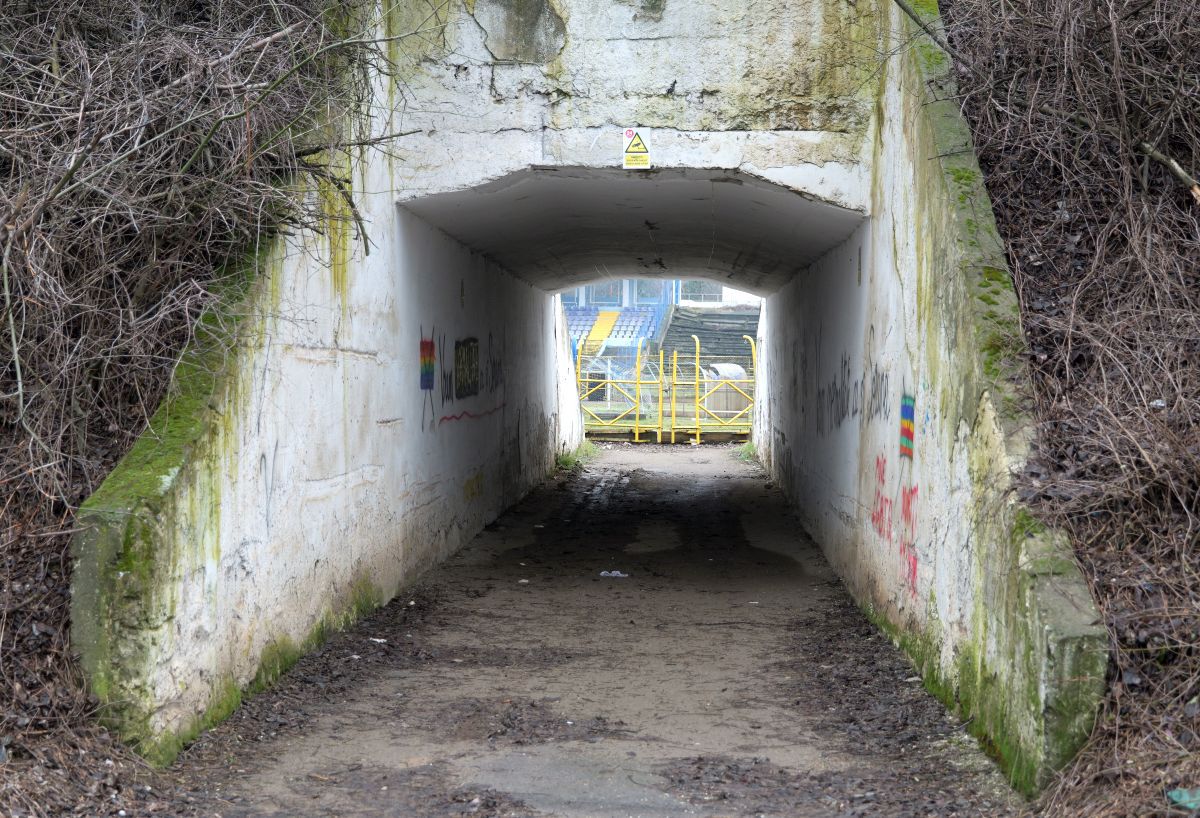 Stadionul din Brăila, printre ruine și vegetație: imagini dezarmante cu arena de 20.000 de locuri din România - februarie 2026