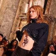 Imagini de pe podium la Săptămâna Modei de la Londra / FOTO: GettyImages