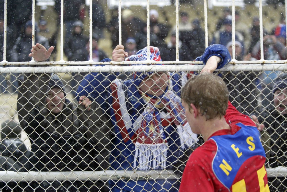 Când FCSB și Dinamo au jucat la Brăila: imagini din alte timpuri de pe „Municipalul” brăilean