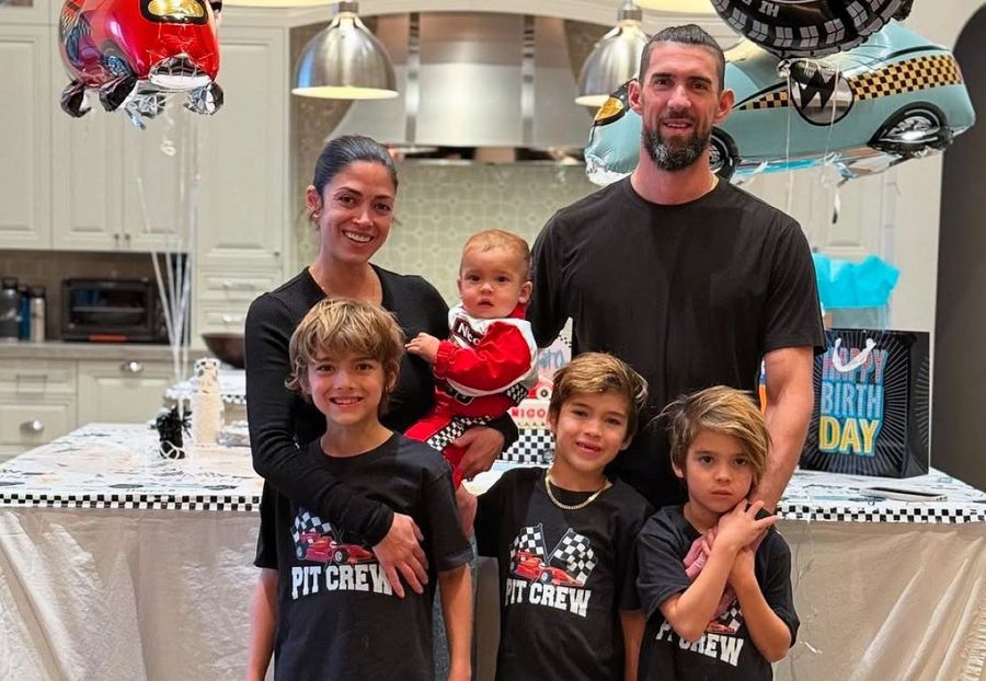 Michael Phelps și familia sa, soția și cei patru băieți Foto: Instagram Cel mai medaliat sportiv olimpic din istorie, mărturisire crudă: „Nu vreau ca fiii mei să treacă prin ce am trecut eu”