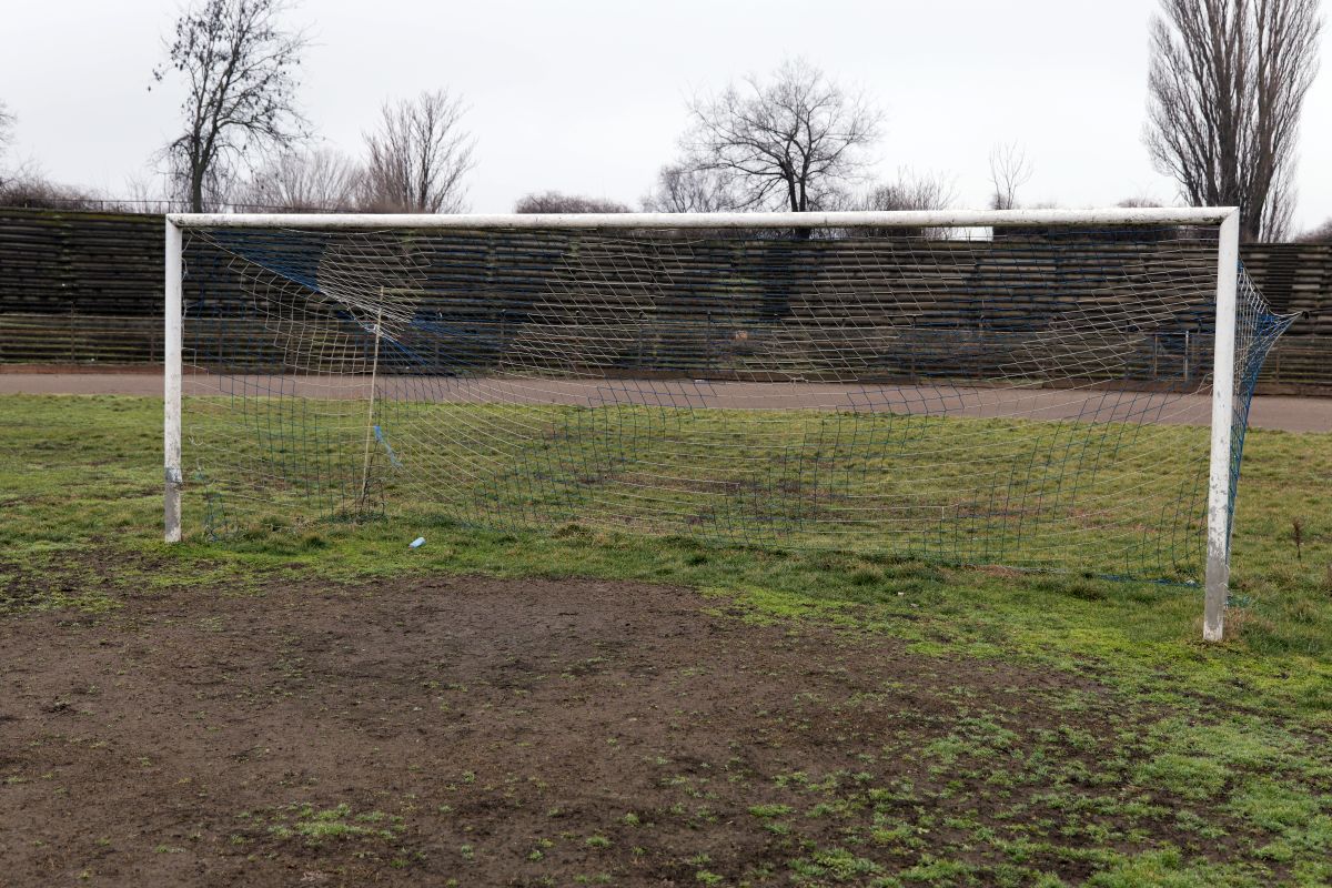 Stadionul de 20.000 de locuri din România se descompune! Reportaj GSP pe arena abandonată de autorități: nimeni nu o mai poate salva!