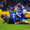 FIFA propune ca jucătorii accidentați să stea în afara terenului un minut // foto: Imago