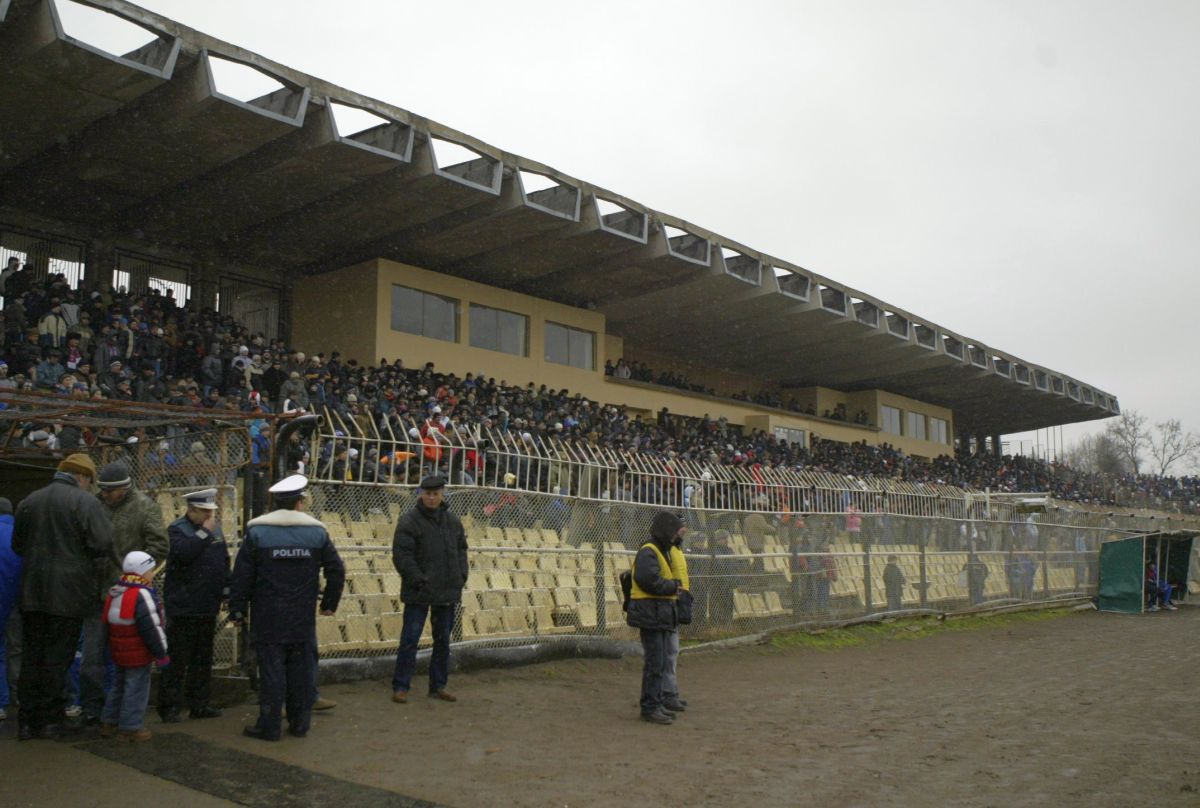 Când FCSB și Dinamo au jucat la Brăila: imagini din alte timpuri de pe „Municipalul” brăilean