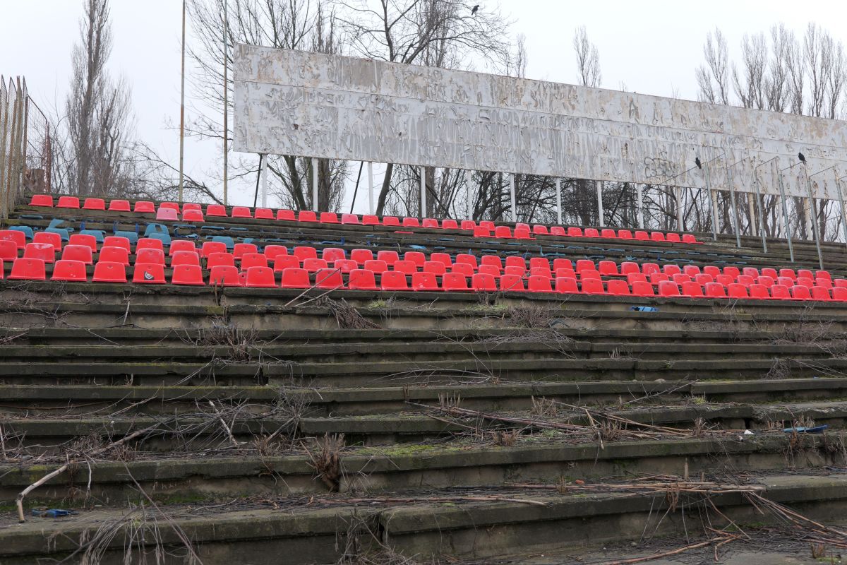 Stadionul de 20.000 de locuri din România se descompune! Reportaj GSP pe arena abandonată de autorități: nimeni nu o mai poate salva!