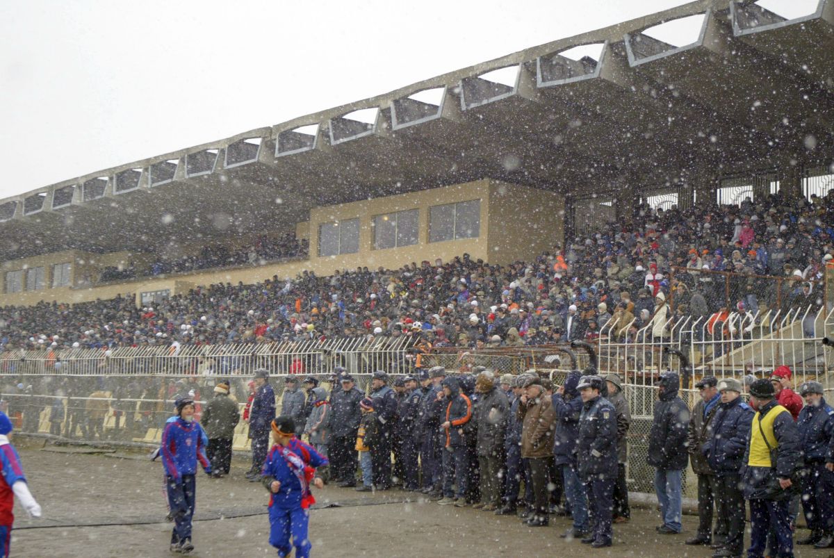 Când FCSB și Dinamo au jucat la Brăila: imagini din alte timpuri de pe „Municipalul” brăilean