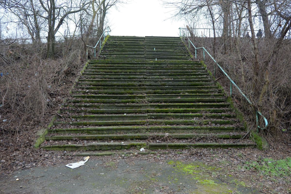 Stadionul de 20.000 de locuri din România se descompune! Reportaj GSP pe arena abandonată de autorități: nimeni nu o mai poate salva!