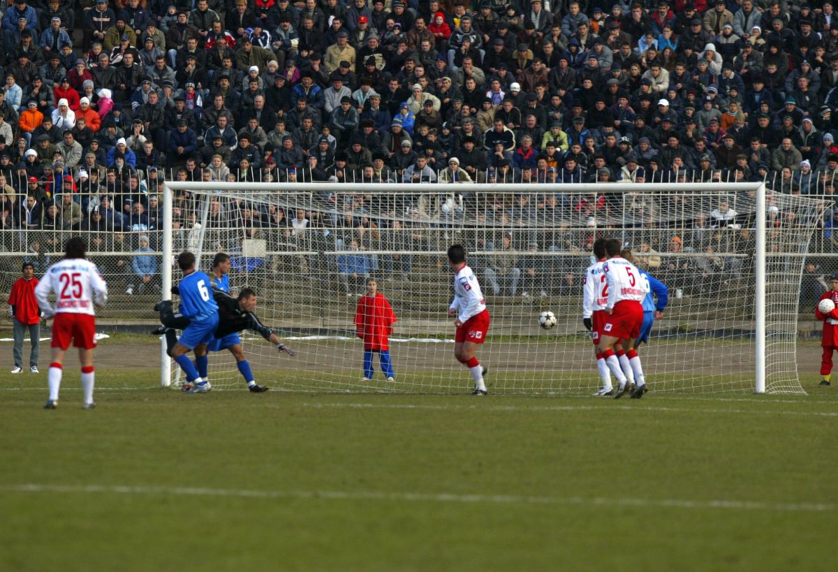 Când FCSB și Dinamo au jucat la Brăila: imagini din alte timpuri de pe „Municipalul” brăilean