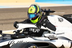 Au cheltuit un MILIARD de dolari înainte de a debuta în Formula 1