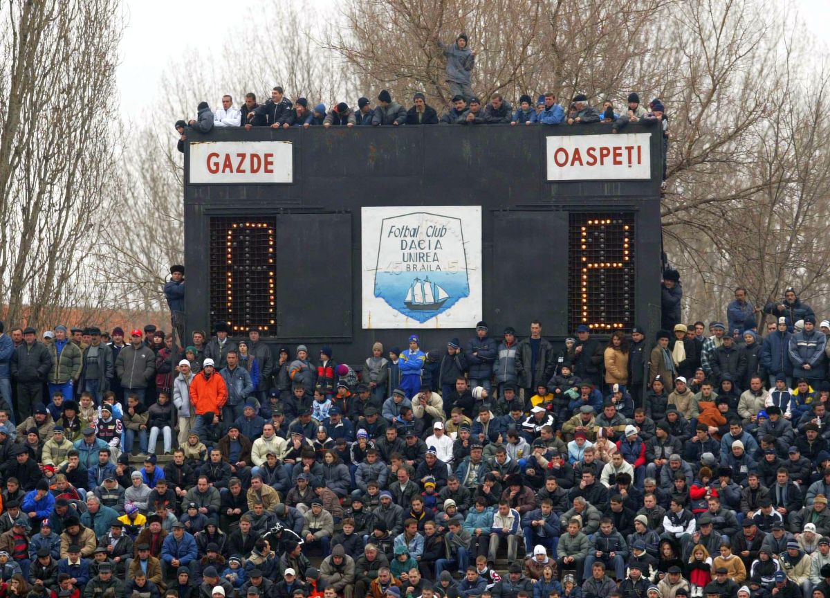Când FCSB și Dinamo au jucat la Brăila: imagini din alte timpuri de pe „Municipalul” brăilean