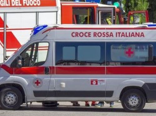 Fără precedent! Suporter înjunghiat de soție în timp ce înjura în casă un arbitru // foto: X