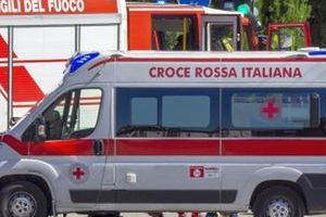 Fără precedent! Suporter înjunghiat de soție în timp ce înjura în casă un arbitru