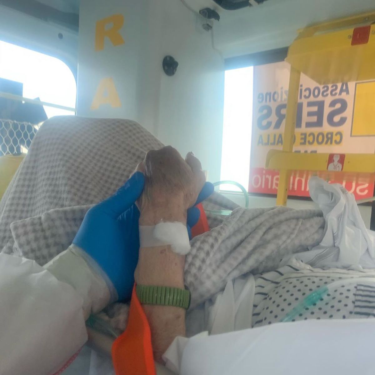 Jucător de „națională”, voluntar în prima linie împotriva coronavirusului: „Fără zi de pauză, ture de 12 sau 13 ore”