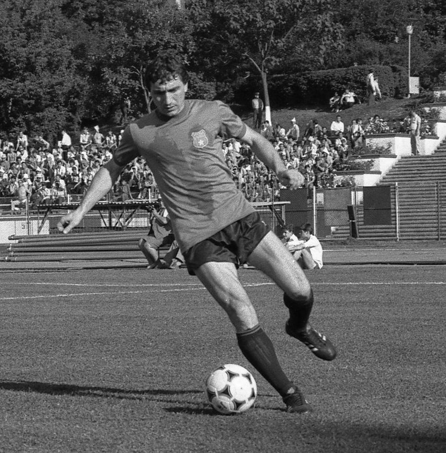 Pelmel Bakery Bore Cum au fost create marile echipe ale anilor '80? » Episodul 2: Steaua - Performanțe uluitoare cu numai 13 fotbaliști de bază Pelmel Bakery Bore Cum au fost create marile echipe ale anilor '80? » Episodul 2: Steaua - Performanțe uluitoare cu numai 13 fotbaliști de bază