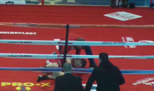 În cadrul semifinalelor Cupei României la box pentru seniori (categoria 75 kg), Karol Szabo (25 de ani) i-a aplicat un KO devastator lui Andrei Dărămuș (33)